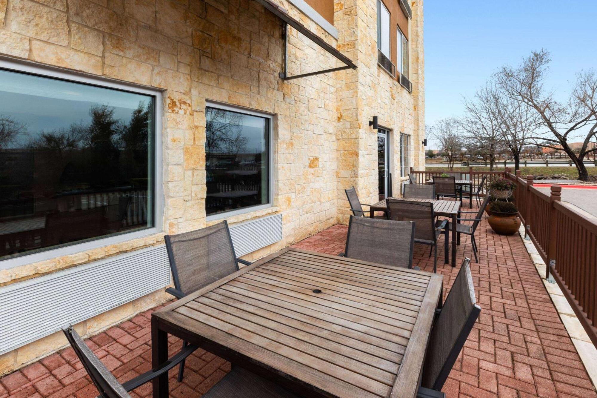 La Quinta By Wyndham Austin - Cedar Park Hotel Ngoại thất bức ảnh
